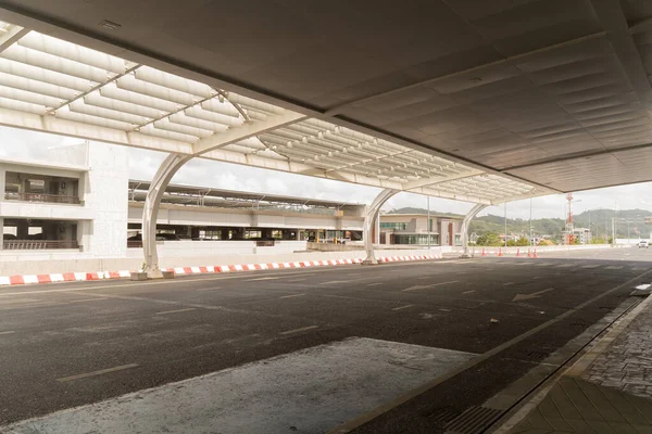Parkplatz Abflugbereich Stock Internationaler Flughafen Phuket — Stockfoto