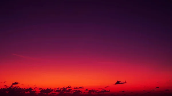 Vermelho Roxo Laranja Azul Rosa Pôr Sol Céu Nuvem Vermelho — Fotografia de Stock