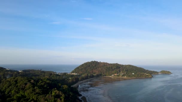 Kamera Drone Pemandangan Udara Kota Patong Phuket Thailand Laut Yang — Stok Video
