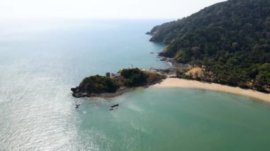 Koh lanta krabi thailand güneşli hava, tropikal beyaz kumsal koh lanta thailand, tropikal ada, plaj havası yüksek kaliteli 4K video
