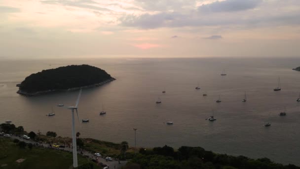 Phuket Best View Point Sunset Windmolen Cape Thailand Avonds Bovenaanzicht — Stockvideo