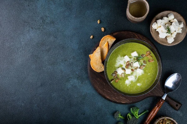 Sopa Crema Brócoli Tazón Con Pan Tostado Queso — Foto de Stock