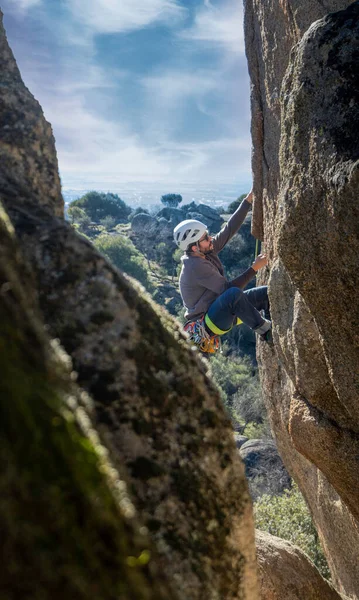 Young Adult Climbing Granite Gorge Torrelodones Madrid Rock Climbing Extreme — Stock Photo, Image