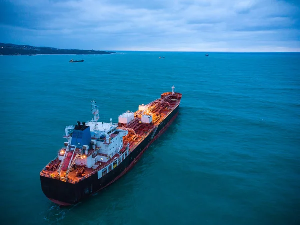 Повітряний Вид Зверху Нафтовий Корабель Танкер Носій Нафти Морі Сході — стокове фото