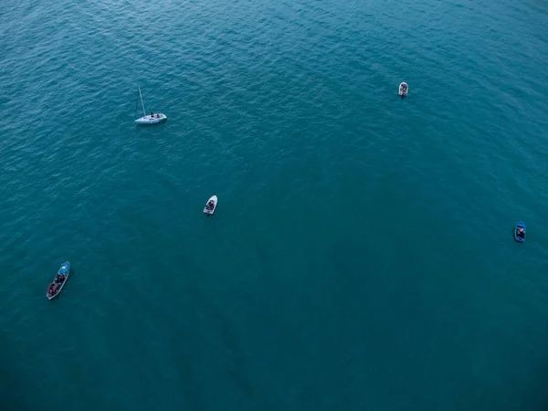 海上の漁船の空中上からの眺め — ストック写真