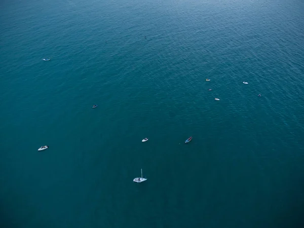 Denizdeki Balıkçı Teknelerinin Havadan Görünüşü — Stok fotoğraf