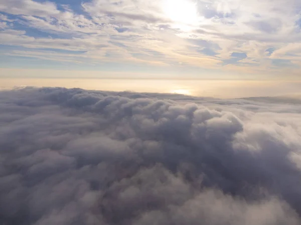 Gyönyörű Napkelte Vagy Naplemente Felhők Felett Kilátás Repülőgépről — Stock Fotó