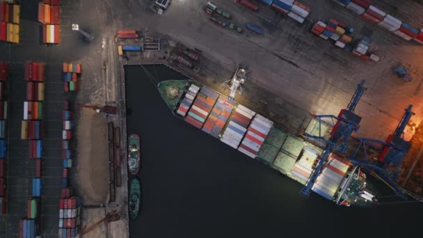 Konténer Hajó Kirakodás Kikötőben Esti Antenna Tetején Drón Kilátás — Stock videók