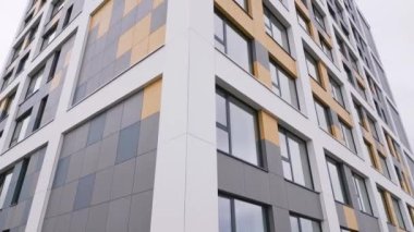 Modern ofis cephesi veya İHA hava aracı videosu