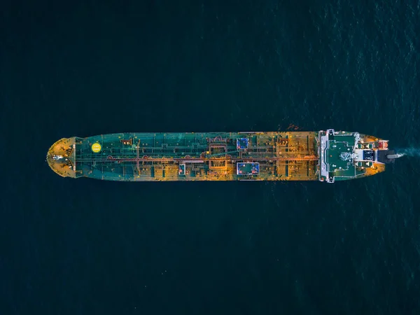 Hava Manzaralı Petrol Gemisi Tanker Yağı Gün Batımında Denizde — Stok fotoğraf