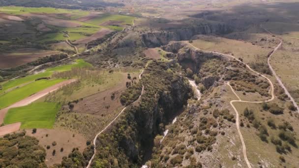 从空中俯瞰希腊阿吉蒂斯峡谷 可以看到蜿蜒的河流 陡峭的悬崖峭壁和茂密的植被 这些构成了这一自然奇观 — 图库视频影像