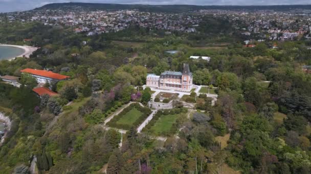 Flygfoto Över Det Historiska Euxinogradpalatset Varna Bulgarien Beundra Den Stora — Stockvideo