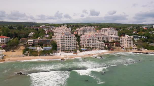 Ohromující Pohled Exkluzivní Rezidenční Komplex Uhnízděný Moře Může Pochlubit Luxusním — Stock video