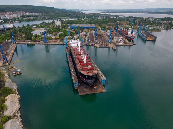 Letecký Pohled Ropnou Loď Tanker Lpg Loď Průmyslovém Přístavu — Stock fotografie