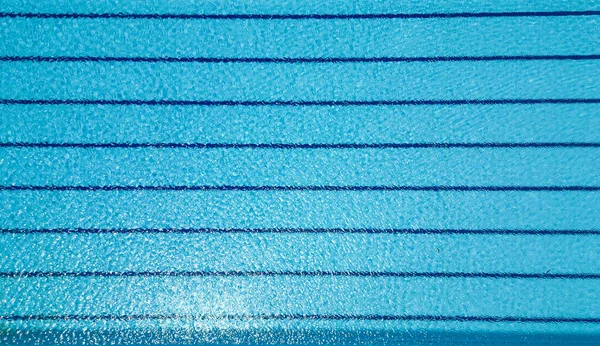 Μια Εναέρια Άποψη Αποκαλύπτει Μια Άδεια Πισίνα Χωρίς Κολυμβητές Ήρεμο — Φωτογραφία Αρχείου