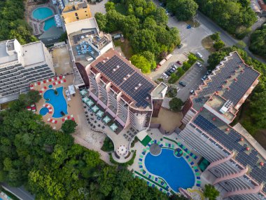 Golden Sands, Zlatni Piasaci 'deki plaj ve otellerin havadan görünüşü. Varna, Bulgaristan