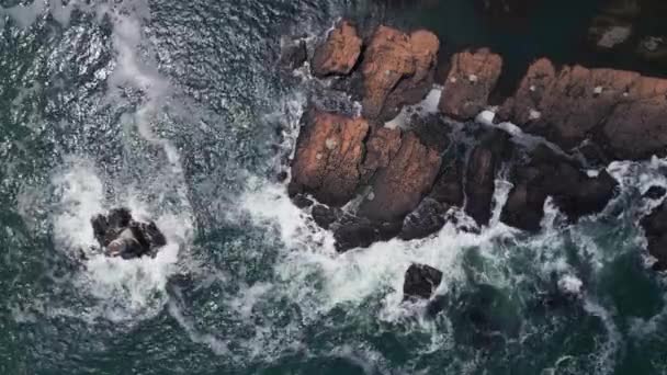 Bulgaristan Karadeniz Kıyısındaki Ahtopol Kenti Yakınlarındaki Bir Adada Deniz Fenerinin — Stok video