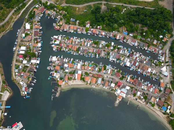 Una Vista Aerea Dall Alto Villaggio Pescatori Con Numerose Barche — Foto Stock