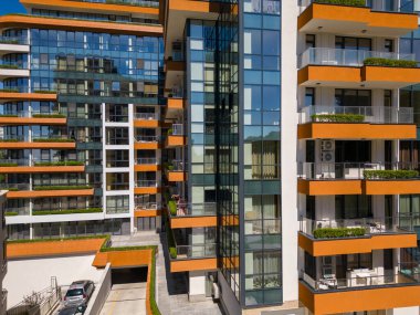 Modern ofis ya da bina cephesi geçmişi. İHA uçuş videosu