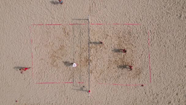 Desde Vista Aérea Despliega Una Impresionante Vista Del Voleibol Playa — Vídeo de stock