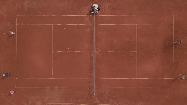 Een Panoramisch Uitzicht Vanuit Lucht Vanboven Vangt Een Tennistraining Spelers — Stockvideo