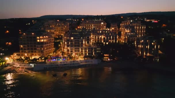 Der Nacht Enthüllt Eine Drohne Ein Luxuriöses Seebadehotel Der Bulgarischen — Stockvideo