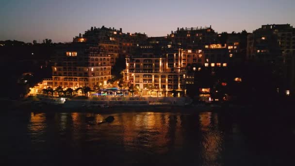 Noci Drone Odhaluje Luxusní Přímořské Letovisko Hotel Bulharském Pobřeží Světla — Stock video