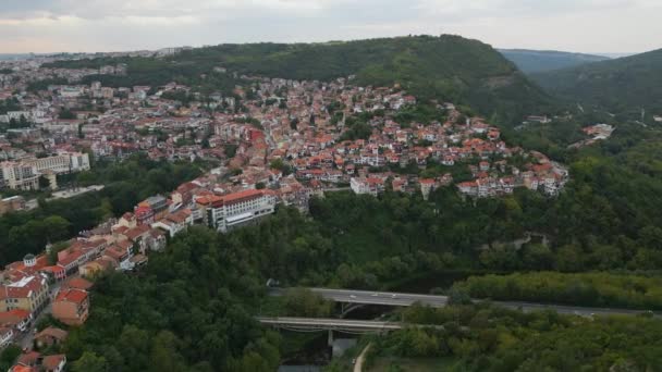 Αεροφωτογραφία Του Βέλικο Τάρνοβο Αποκαλύπτει Βουλγαρική Πόλη Πλούσια Ιστορία Και — Αρχείο Βίντεο