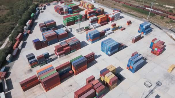 Luftaufnahme Eines Containerterminals Hafen Riesige Container Auf Ihre Reise Warten — Stockvideo