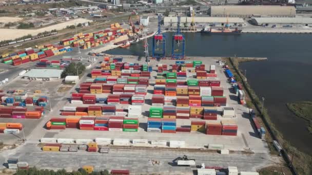 Bovenaanzicht Vanuit Lucht Van Een Containerterminal Haven Waar Enorme Containers — Stockvideo