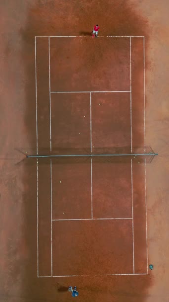 Дві Людини Грають Теніс Тенісному Корті Вид Зверху Вниз — стокове відео