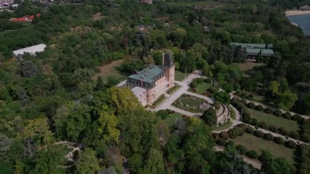 Widok Lotu Ptaka Zabytkowy Pałac Ewangelicki Warnie Bułgaria Podziwiaj Wspaniałą — Wideo stockowe