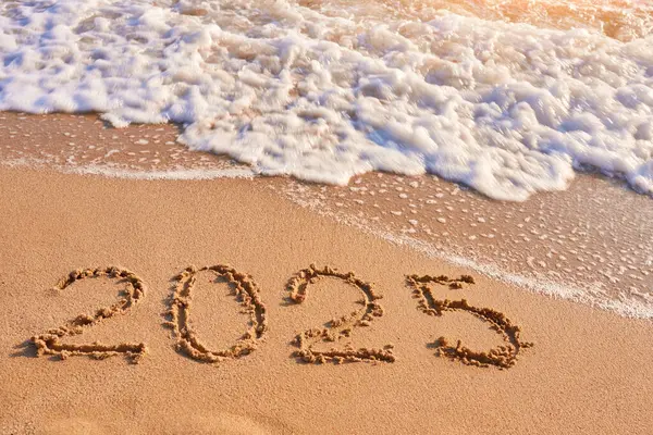 2025 Рік Малювання Піщаному Пляжному Морі Сонячний День — стокове фото