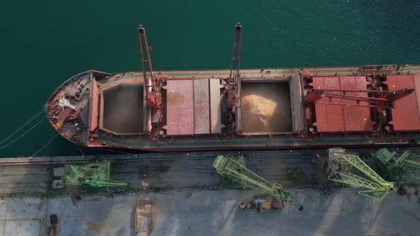 Aerial View Big Cargo Ship Bulk Carrier Loaded Grain Wheat — Vídeos de Stock