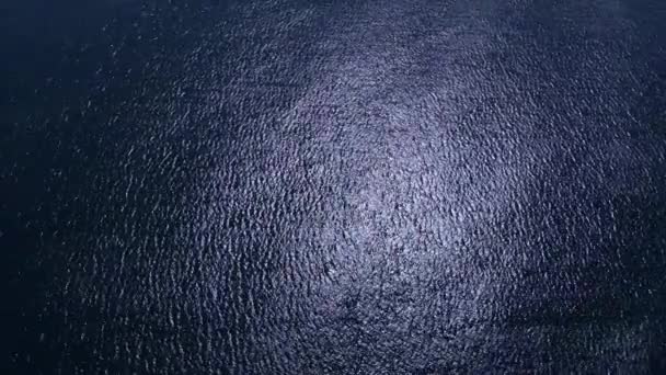 Esta Imagen Captura Serena Extensión Océano Tranquilo Bajo Una Manta — Vídeo de stock