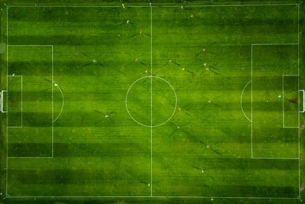 Воздушный Вид Футбольного Поля Действии Игроками Бег Прохождение Забив Голы Стоковое Изображение