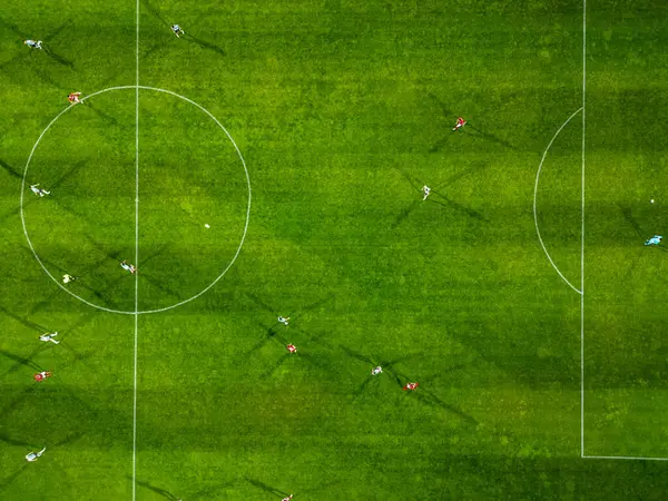 Воздушный Вид Футбольного Поля Действии Игроками Бег Прохождение Забив Голы Стоковая Картинка