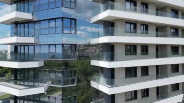Modern ofis ya da bina cephesi geçmişi. İHA uçuşu.