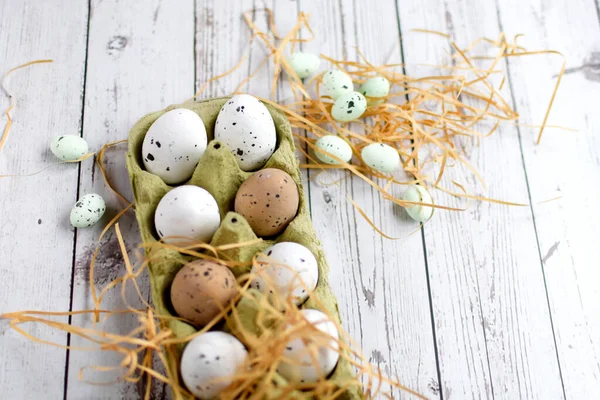 Mutlu Paskalyalar. Yuvadaki Paskalya yumurtaları, metin için boşluk