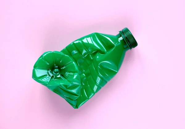 Plastflaska Återvinningsbar Flaska Rosa Bakgrund Royaltyfria Stockfoton