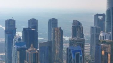 Dubai Marina 'nın havadan görüntüsü. Dubai Marina, The Beach ile bilinen zengin bir yerleşim yeridir..