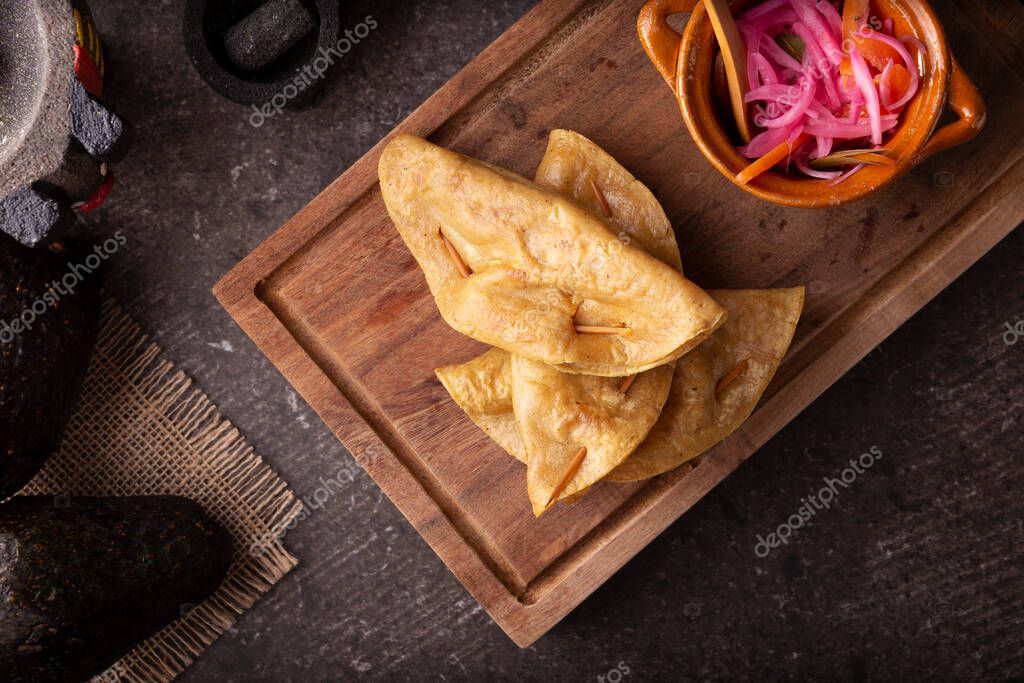 Quesadillas Doradas. Quesadillas fritas hechas con tortillas de maíz
