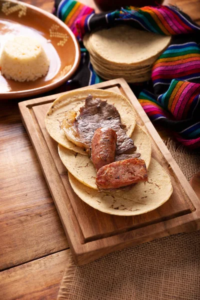 Tacos Carne Asada Con Chorizo Plato Muy Popular Norte México —  Fotos de Stock