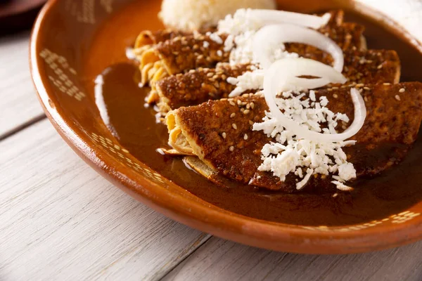 Chicken Enmoladas Also Known Mole Poblano Enchiladas Typical Mexican Dish — Fotografia de Stock