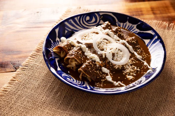 Enchiladas Mole Köstebek Poblano Enchiladas Olarak Bilinir Meksika Dünyanın Geri — Stok fotoğraf