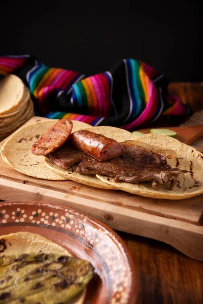 Taco Campechano Στυλ Carne Asada Ψητό Κρέας Και Chorizo Longaniza — Φωτογραφία Αρχείου