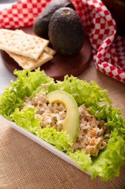 Tuna salad. Very popular dish in many countries, it is a quick, simple and nutritious recipe, it can be served in a sandwich, with cookies or as a complement to another dish.