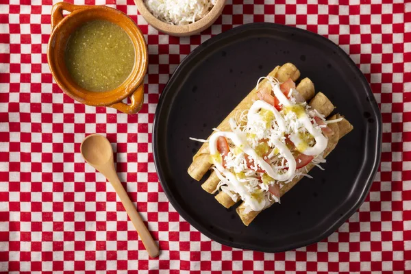 Τάκος Ντοράτος Μεξικάνικο Πιάτο Επίσης Γνωστό Φλάουτα Αποτελείται Από Ένα — Φωτογραφία Αρχείου
