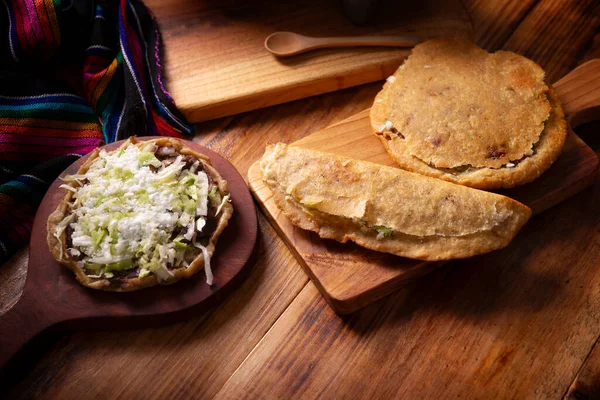 Σόουπ Κεσαντίγια Και Γκορντίτα Πολύ Δημοφιλές Street Food Στο Μεξικό — Φωτογραφία Αρχείου