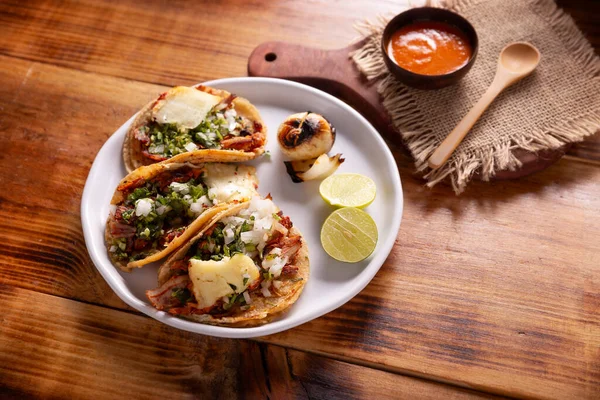 Τάκος Πάστορας Επίσης Γνωστό Tacos Trompo Είναι Πιο Δημοφιλές Είδος — Φωτογραφία Αρχείου